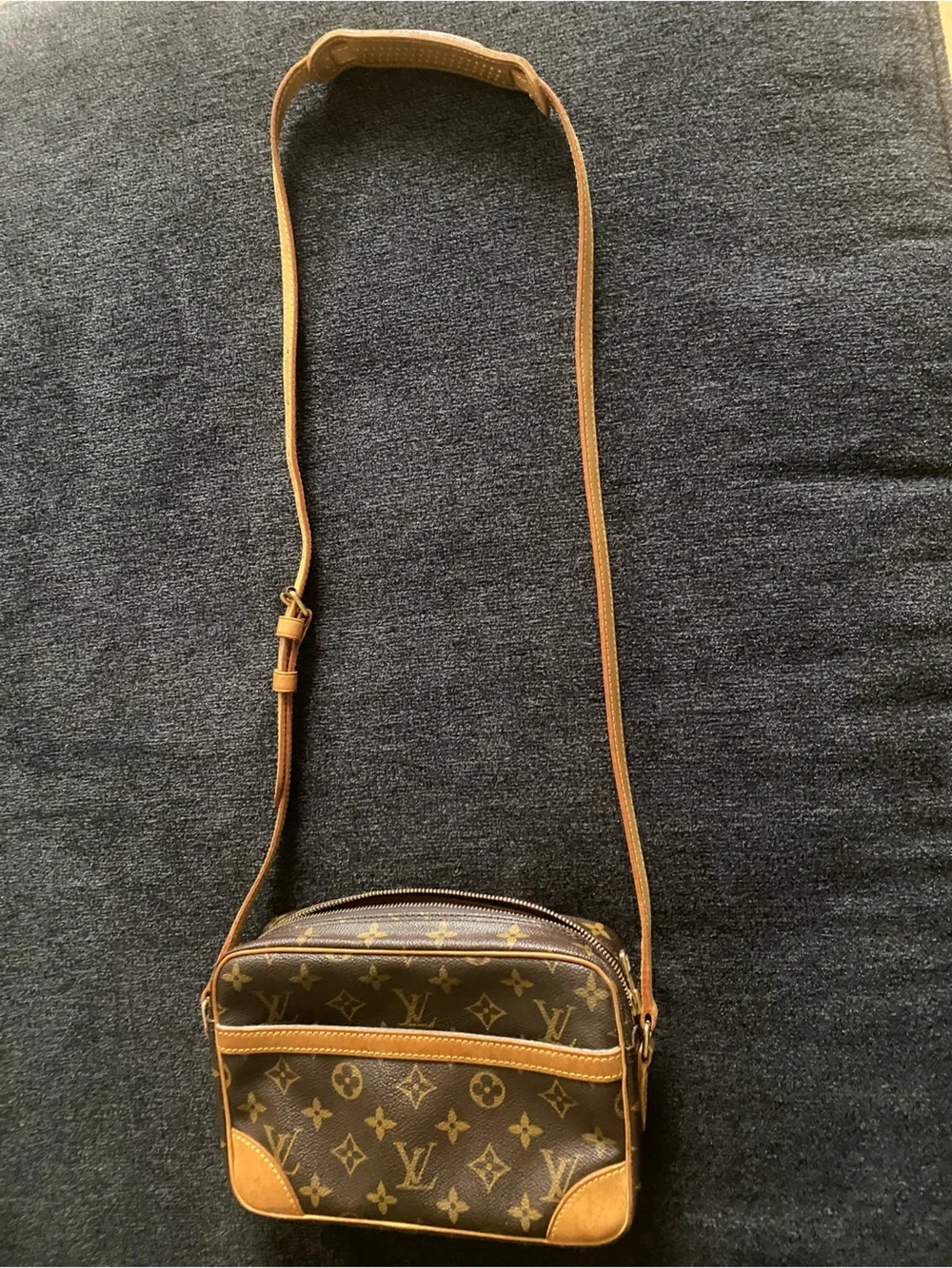 Louis Vuitton Trocadero 23 Monogram Canvas Shoulder/Crossbody, GUC